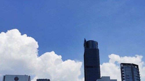 jakarta langit biru